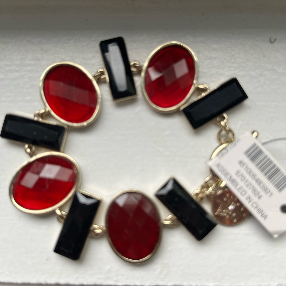 WHBM bracelet goldstone with black and red stones